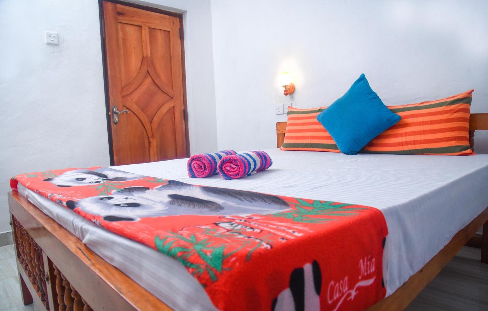 Eco Salient View Bed & Breakfast เอลลา ภายนอก รูปภาพ