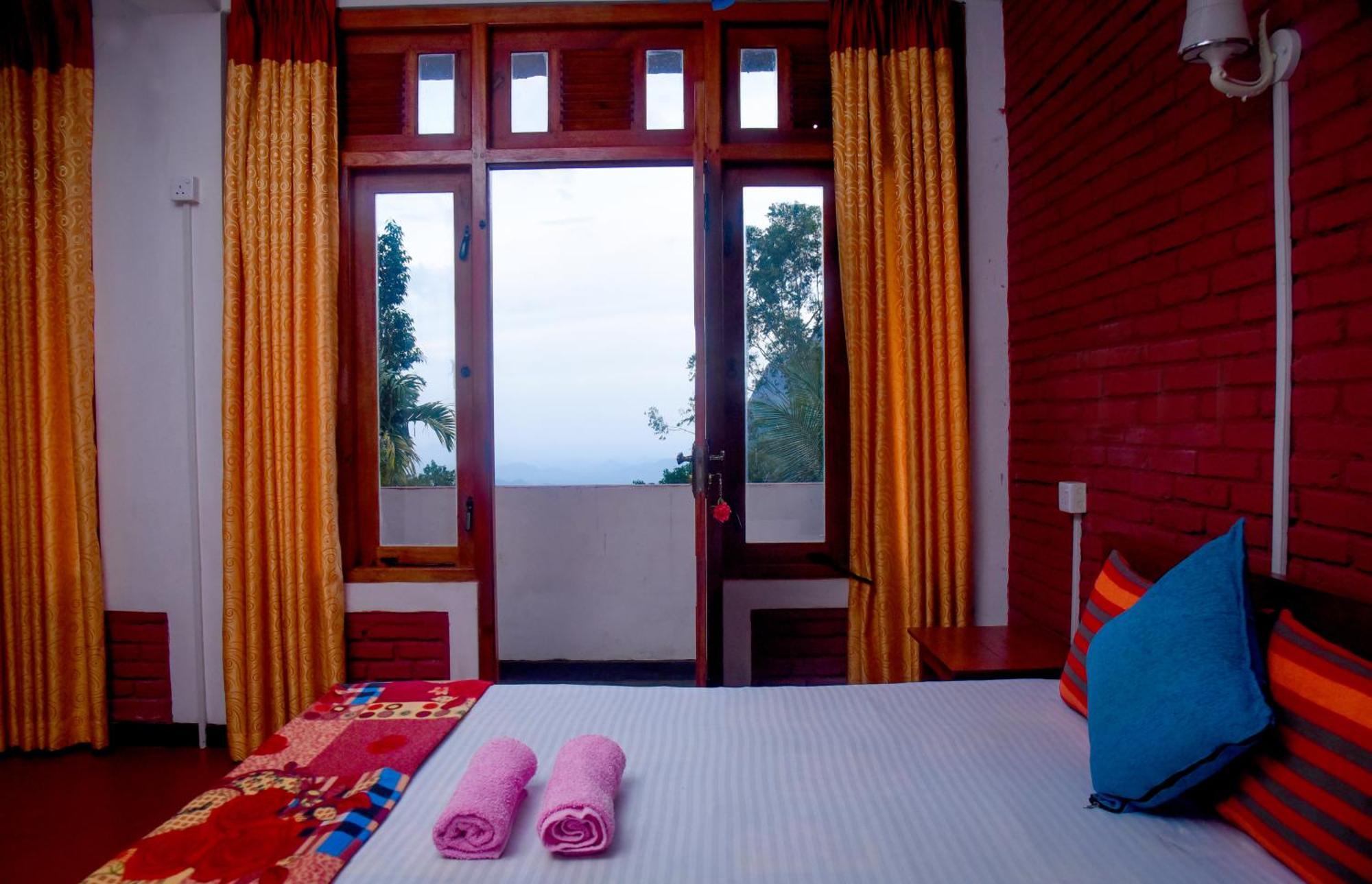 Eco Salient View Bed & Breakfast เอลลา ภายนอก รูปภาพ