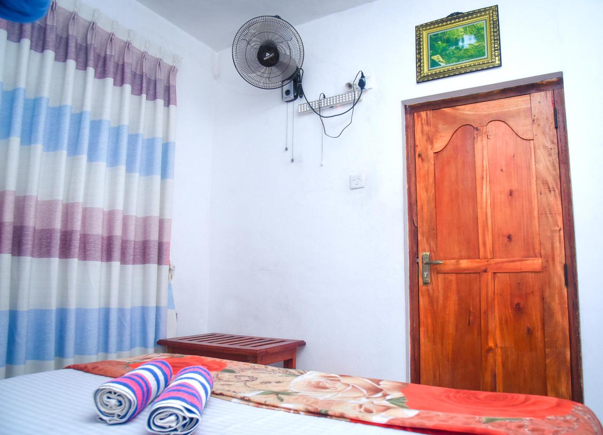 Eco Salient View Bed & Breakfast เอลลา ภายนอก รูปภาพ