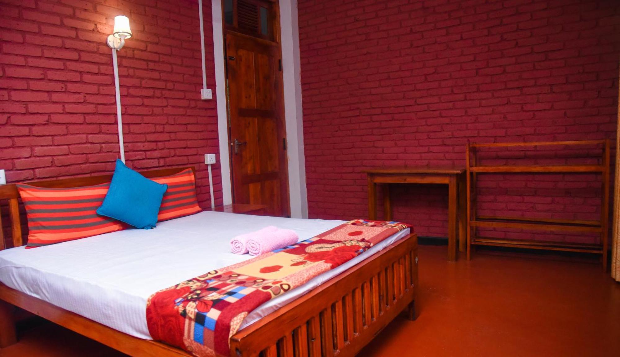 Eco Salient View Bed & Breakfast เอลลา ภายนอก รูปภาพ