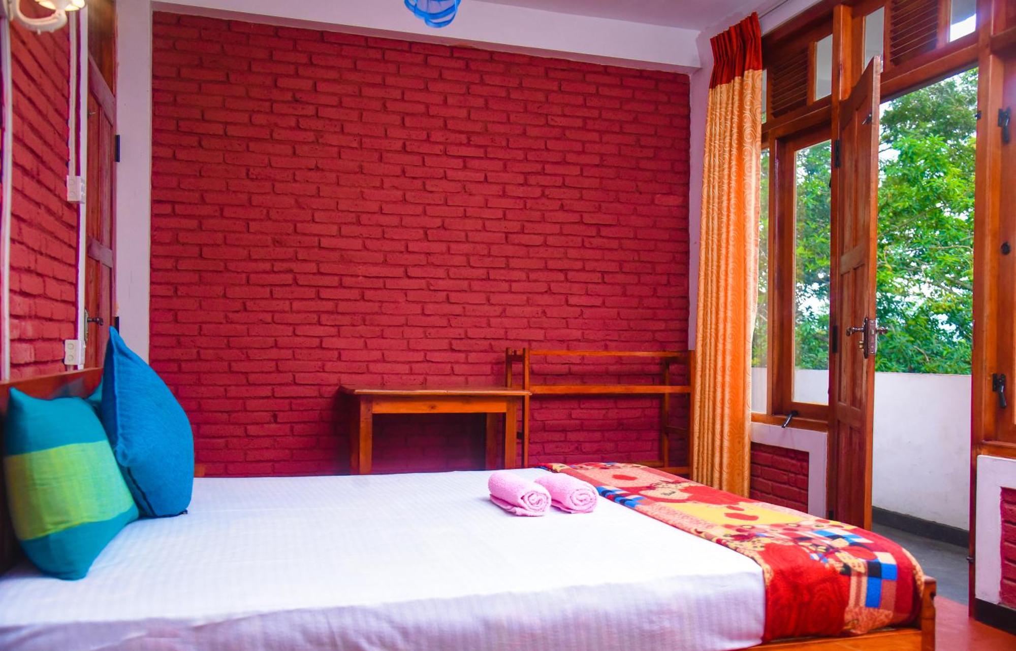 Eco Salient View Bed & Breakfast เอลลา ภายนอก รูปภาพ