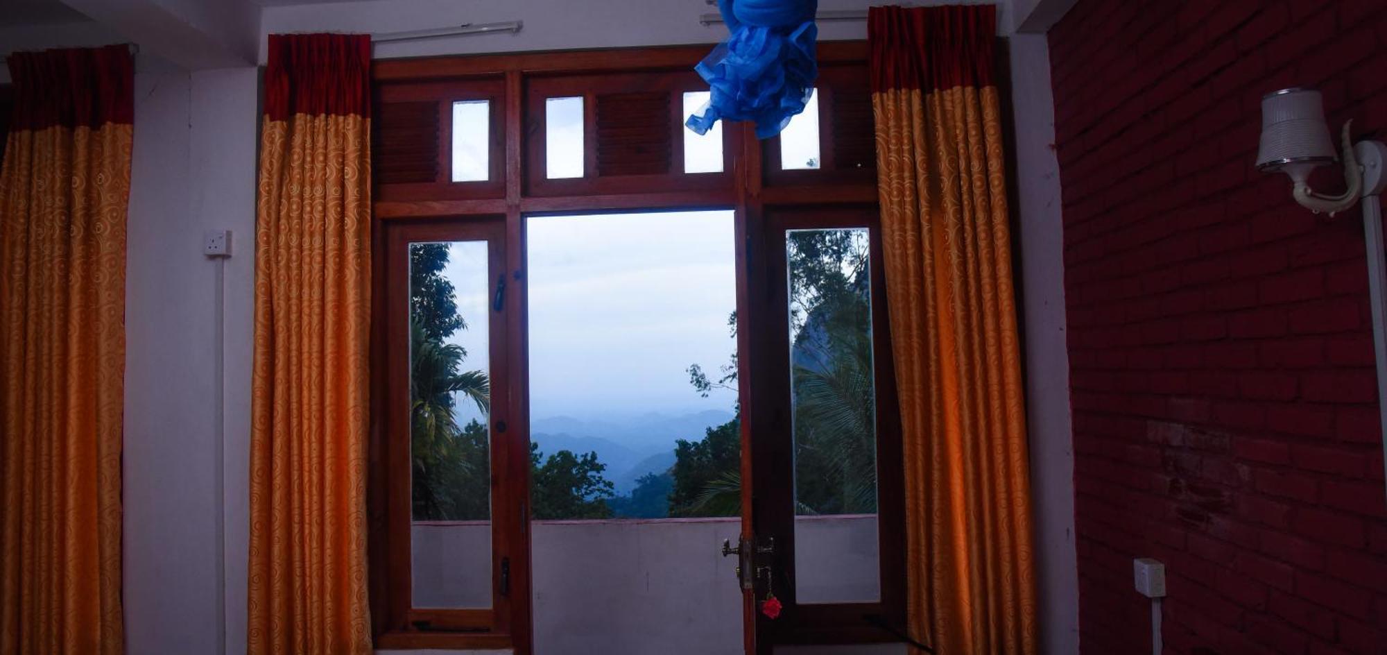 Eco Salient View Bed & Breakfast เอลลา ภายนอก รูปภาพ