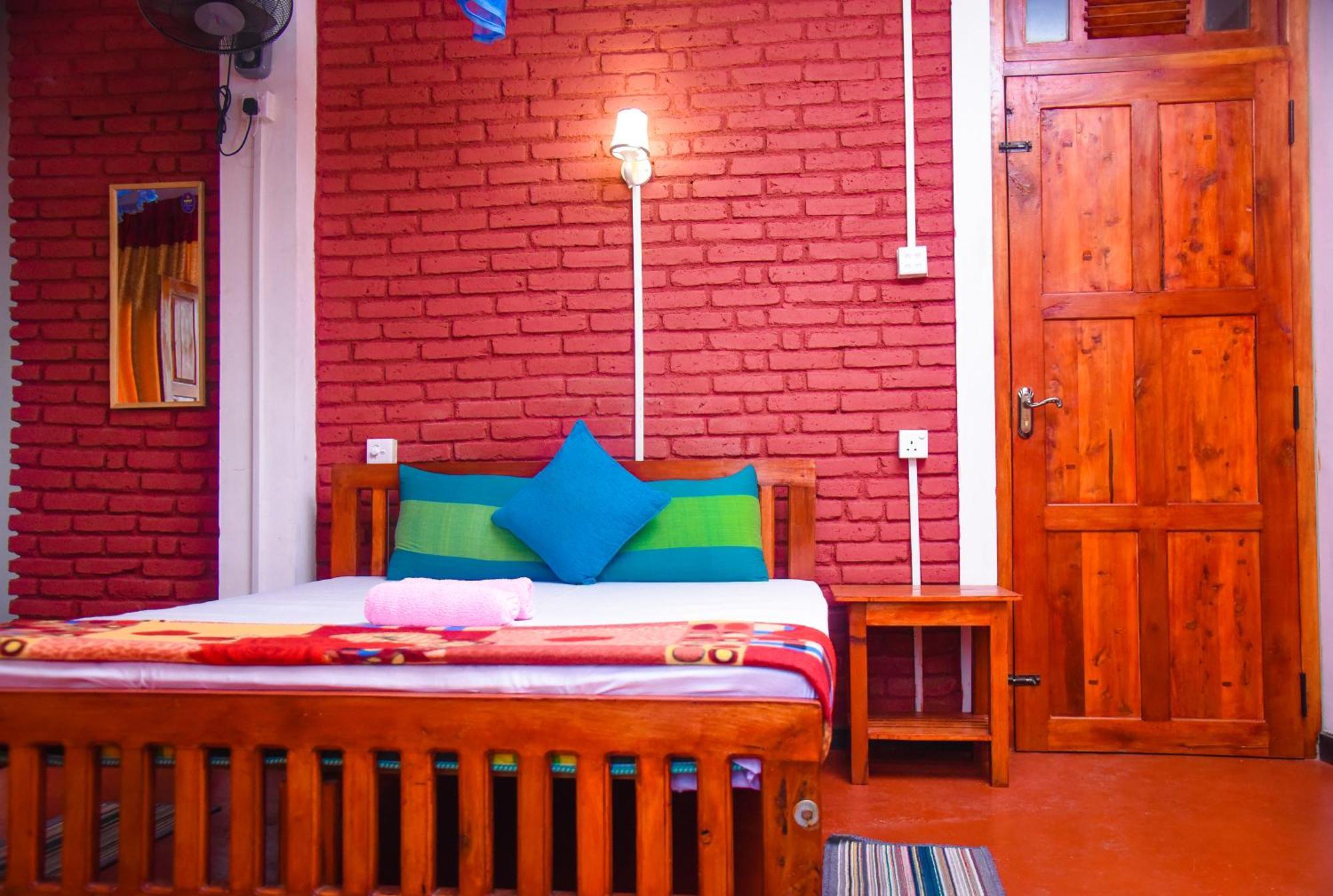 Eco Salient View Bed & Breakfast เอลลา ภายนอก รูปภาพ