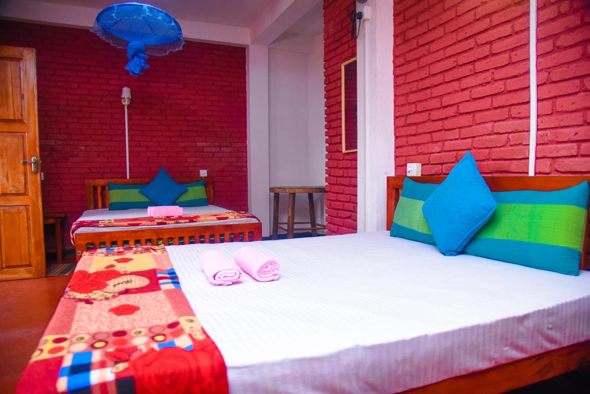 Eco Salient View Bed & Breakfast เอลลา ภายนอก รูปภาพ
