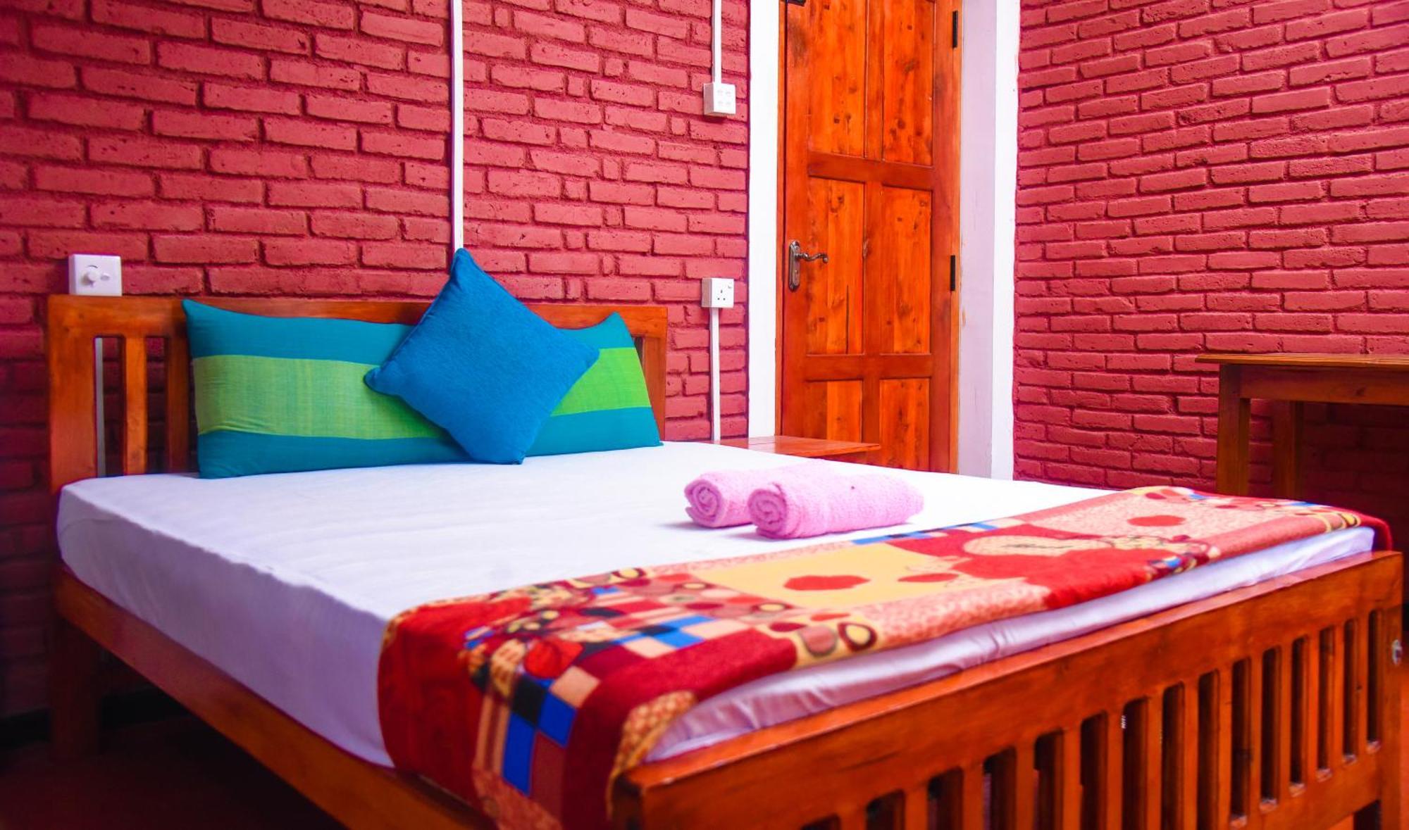 Eco Salient View Bed & Breakfast เอลลา ภายนอก รูปภาพ