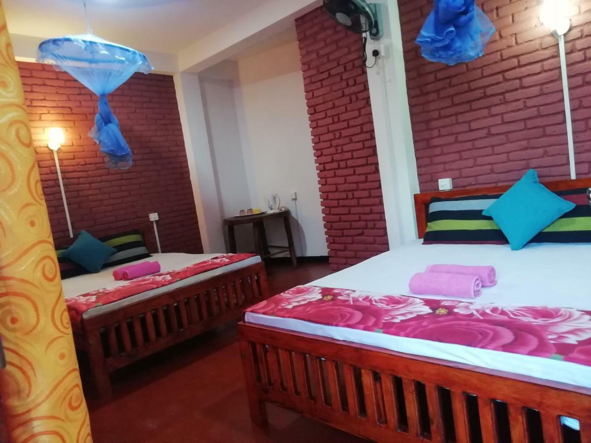 Eco Salient View Bed & Breakfast เอลลา ภายนอก รูปภาพ