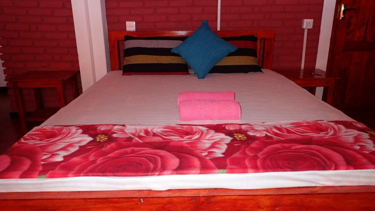 Eco Salient View Bed & Breakfast เอลลา ภายนอก รูปภาพ